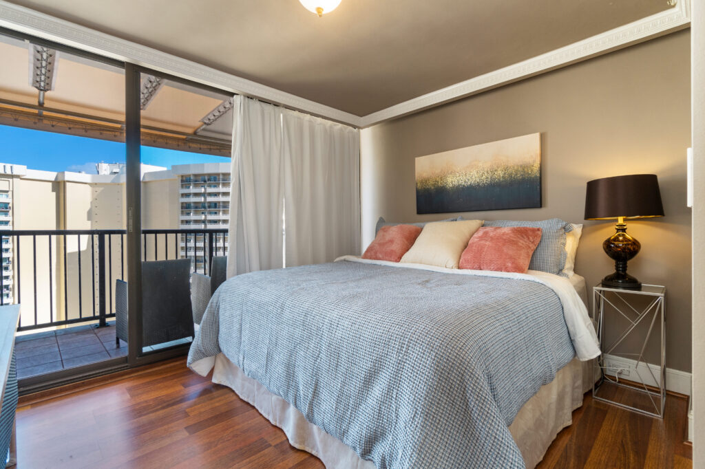 205 Lewers St Honolulu HI-print-021-008-205 Lewers St PH12 Bed11-4200x2800-300dpi