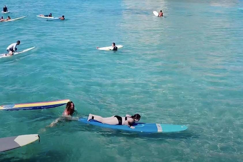 surfing lesson in waikiki