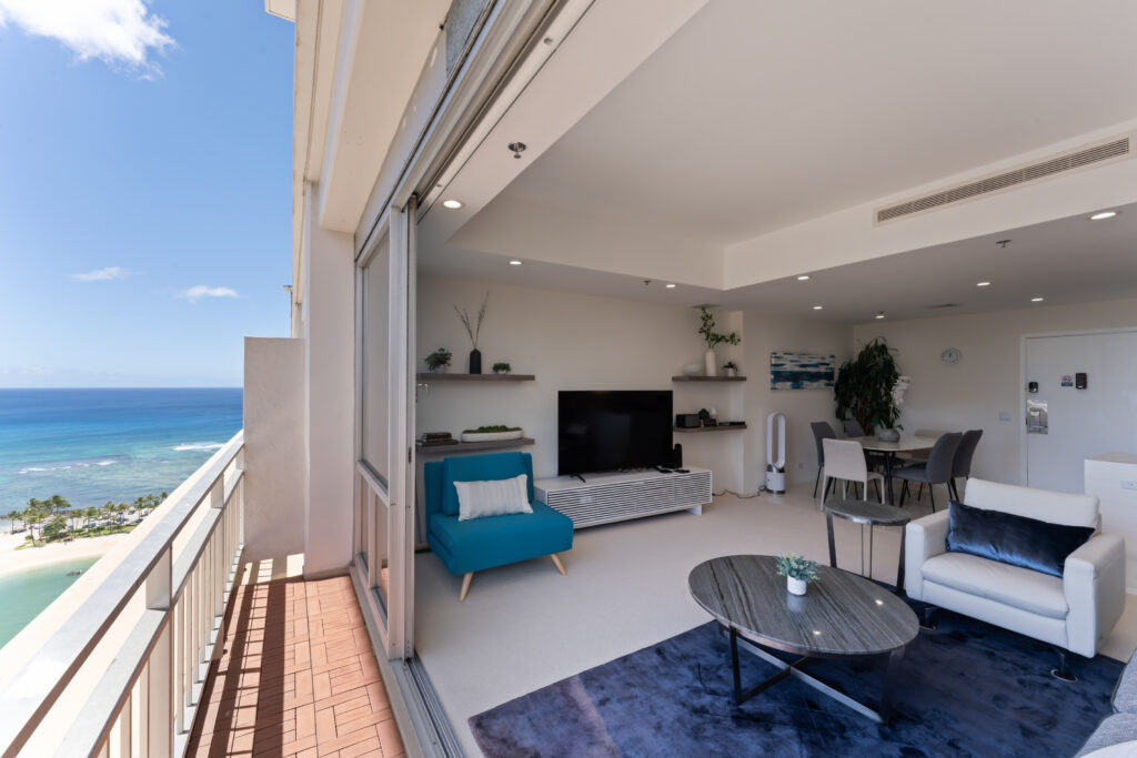 Oceanview livingroom at Ilikai penthouse